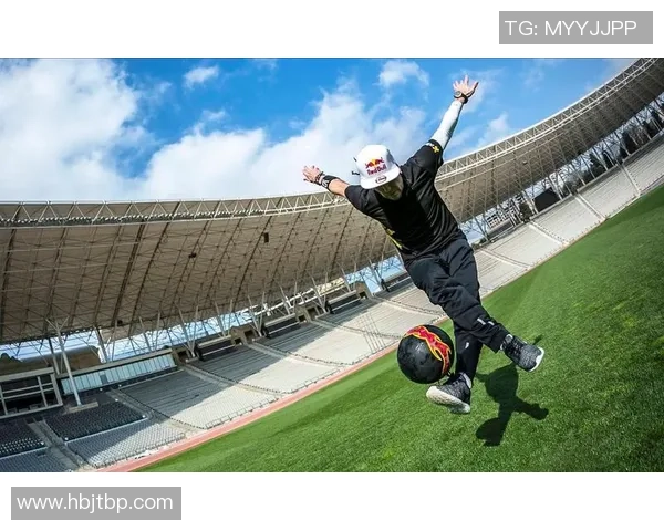 挑战足球明星同款颠球技巧一起体验运动的乐趣与魅力 挑战足球明星同款颠球技巧一起体验运动的乐趣与魅力