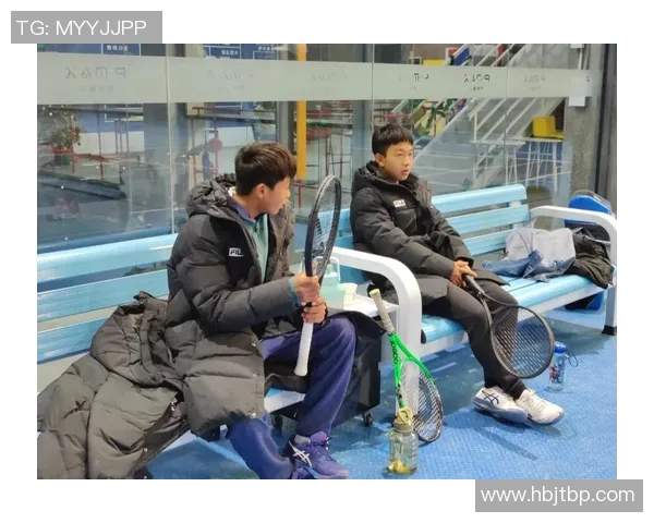 赛后复盘分析上海网球队与南京网球队的团队协作表现与策略探讨 赛后复盘分析上海网球队与南京网球队的团队协作表现与策略探讨